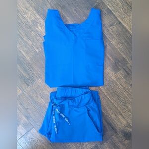 Med Couture Jogger + Tuck-In Shirt Scrub Set